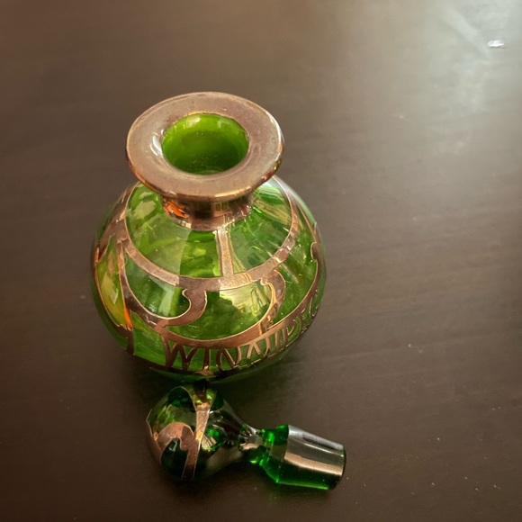Beautiful Green Glass Perfume Bottles - Picture 3 of 7